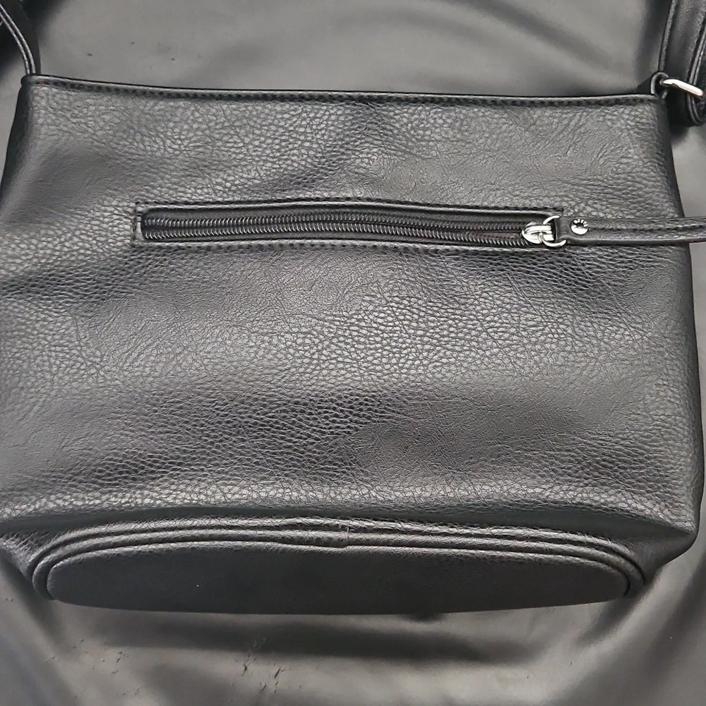 Roots 100%Black Pebbled Leather Adjustable Strap Crossbody Stainless HardwareBag - Picture 4 of 10